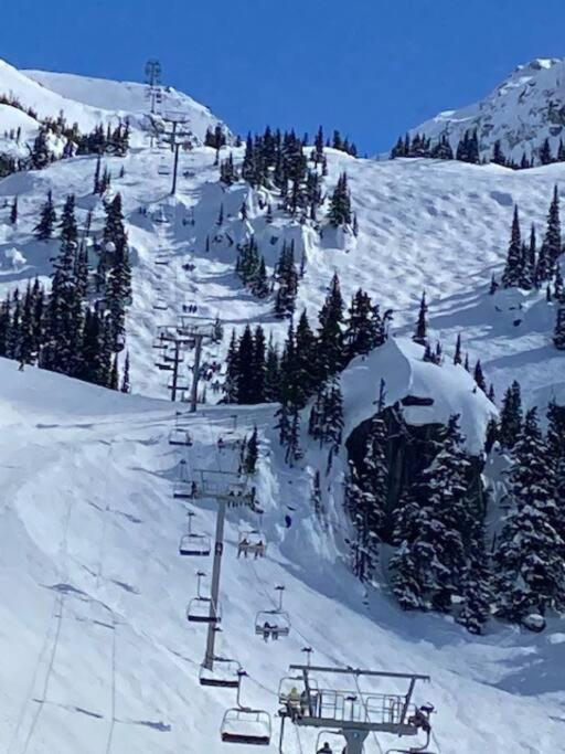 Cozy Townhouse In Whistler Village North المظهر الخارجي الصورة