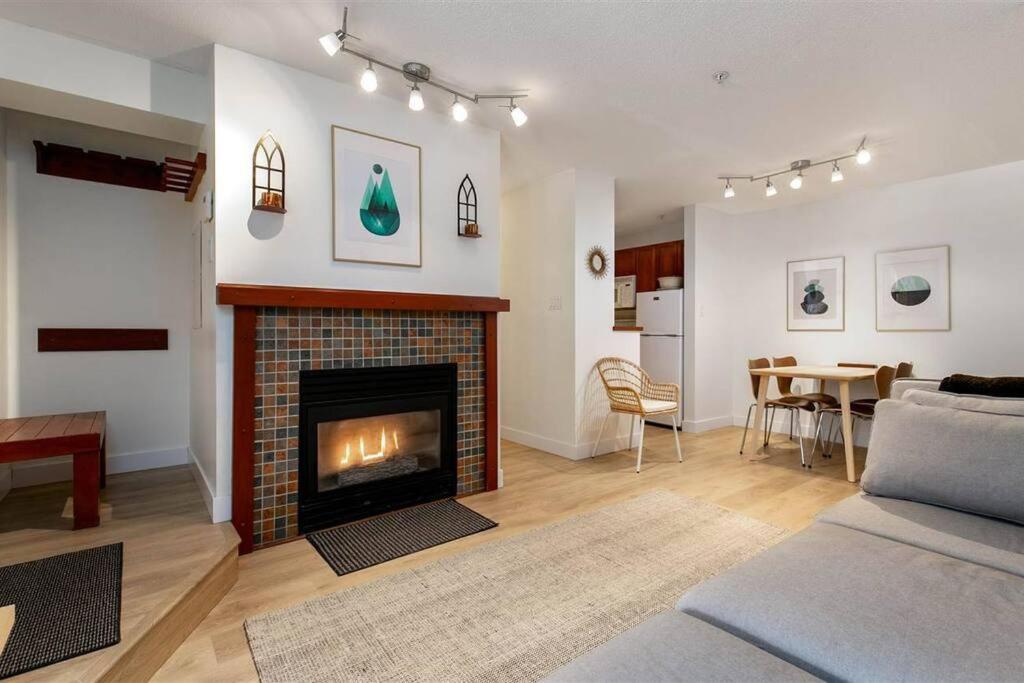 Cozy Townhouse In Whistler Village North المظهر الخارجي الصورة